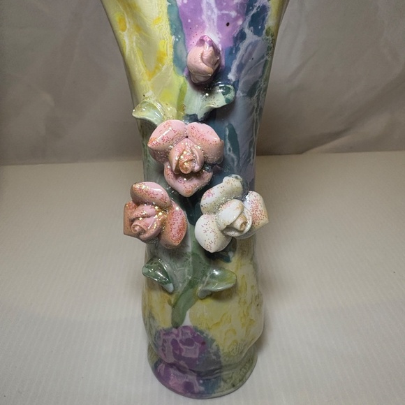 Vintage Tie-Dye Pastel Vase W/Applied Flowers Metallic Luster Look Glitter 7 in - Picture 2 of 12